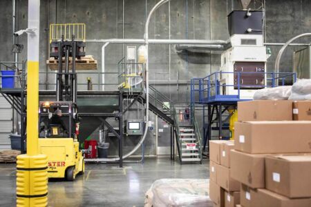 Green coffee funnel and operation cleaning